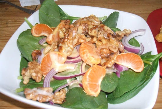 mandarin+spinach+salad+with+carmelized+walnuts