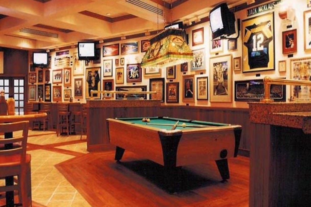 Nightlife near Lucas Oil Stadium Nightlife in Indianapolis