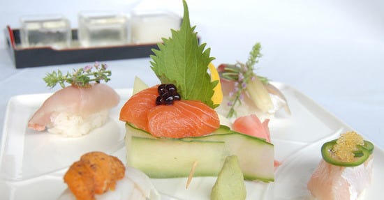 Fugakyu sashimi.jpg