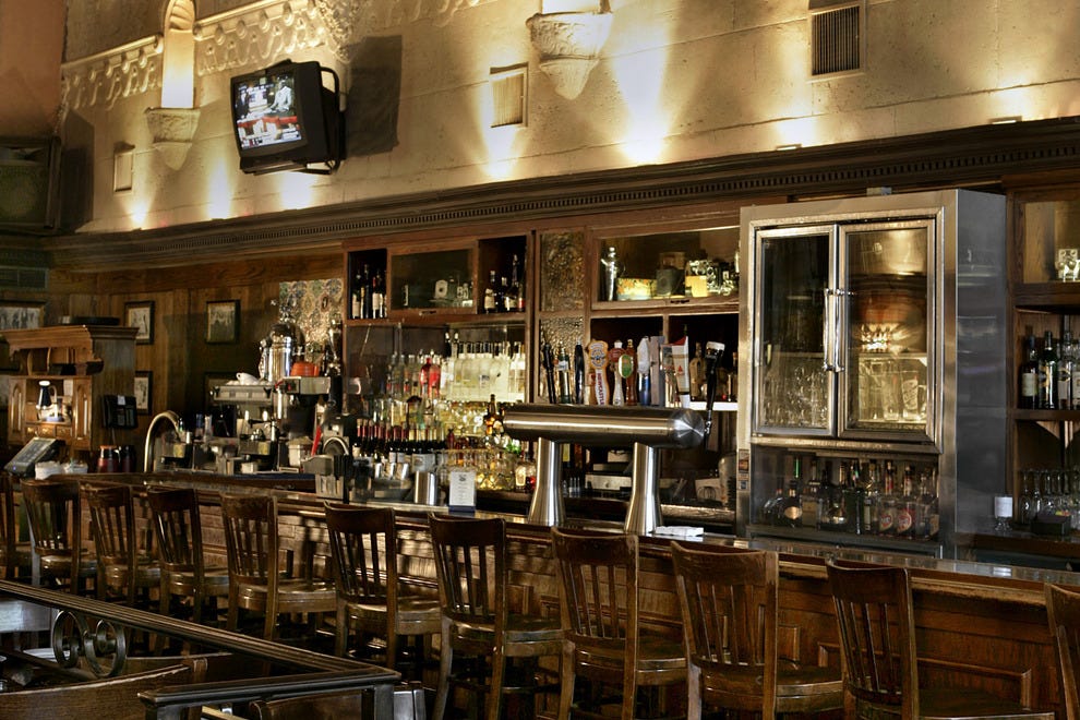 Pig 'N Whistle Los Angeles Nightlife Review 10Best Experts and