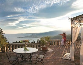 Grand Hotel Timeo says "Amore"