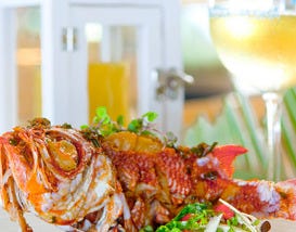 Photo courtesy of <a href="http://www.honumaui.com/" target="_1453741577" rel="nofollow">Honu Seafood and Pizza</a>