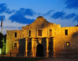 10Best Finds Hotels near the Alamo