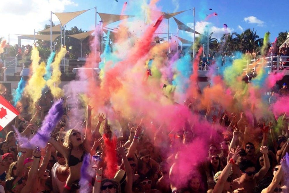 Oasis Cancun Resort Caters to Spring Break Vacationers: Hotels Article