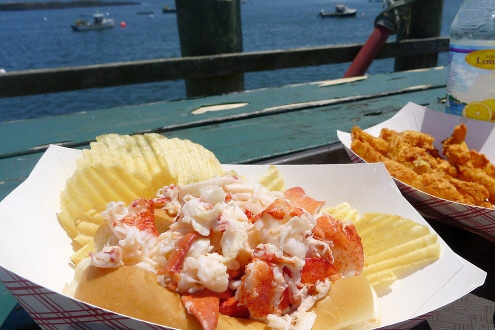 Vote Five Islands Lobster Co. Best Lobster Roll in Maine