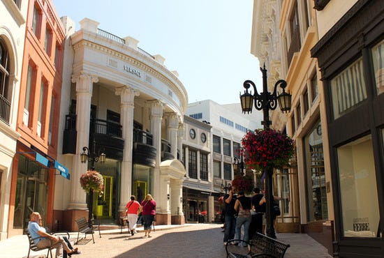 Via Rodeo Drive