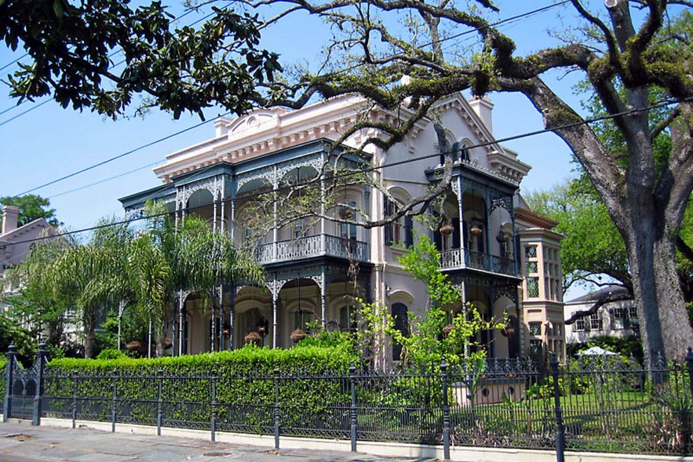 garden district walking tour new orleans attractions nicolas cage christmas