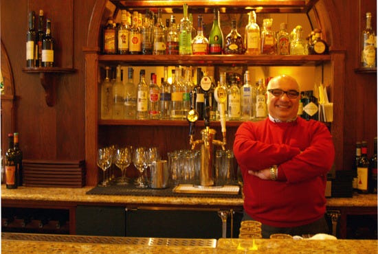 mauro-at-bar