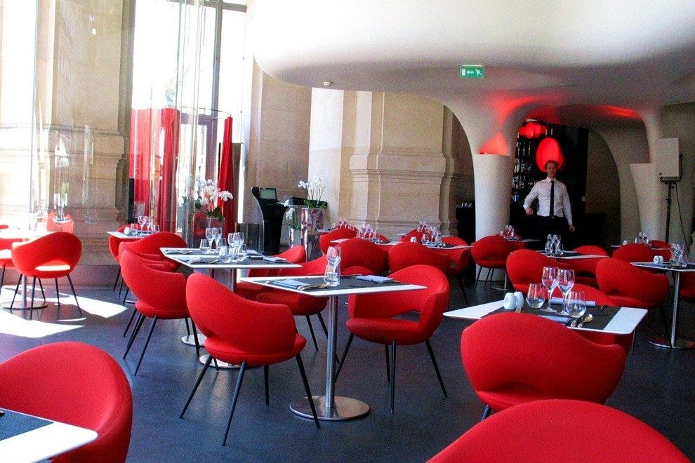 Paris Restaurants near City Monuments Cristal Room, L