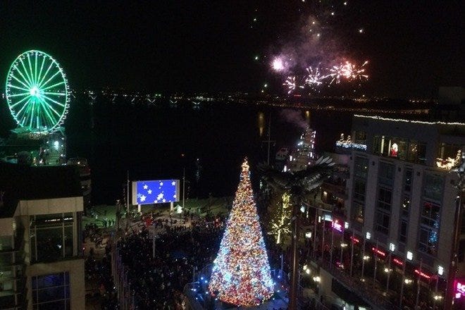 Christmas Tree At Baltimore National Harbour 2022 National Harbor Holiday Harbor Market Is One Of The Best Places To Shop In  Washington