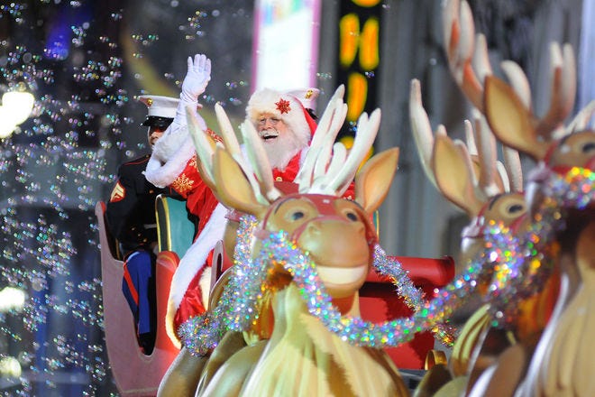 Christmas Parade In Conway Sc 2022 Map Hollywood Christmas Parade Is One Of The Very Best Things To Do In Los  Angeles