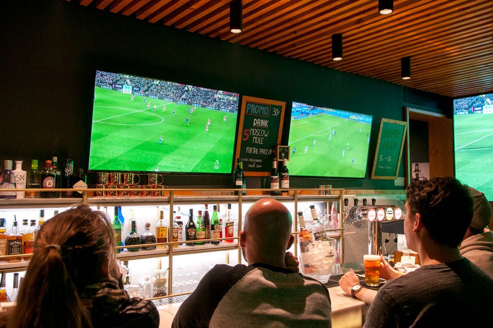 The Couch Coach Sports Bar Lisbon Nightlife Review 10best