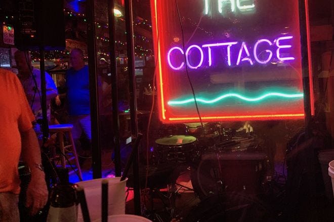 The Cottage Beach Bar And Grill Fort Myers Nightlife Review