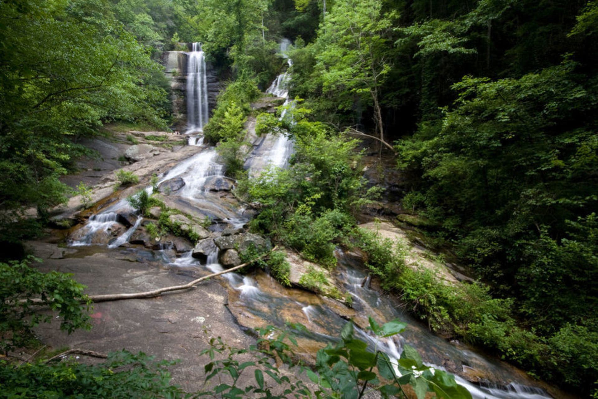 10 of the best and easiest waterfall hikes in the Southeast
