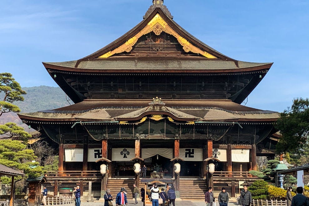 LR-Temple-Zenko-ji-Nagano-
