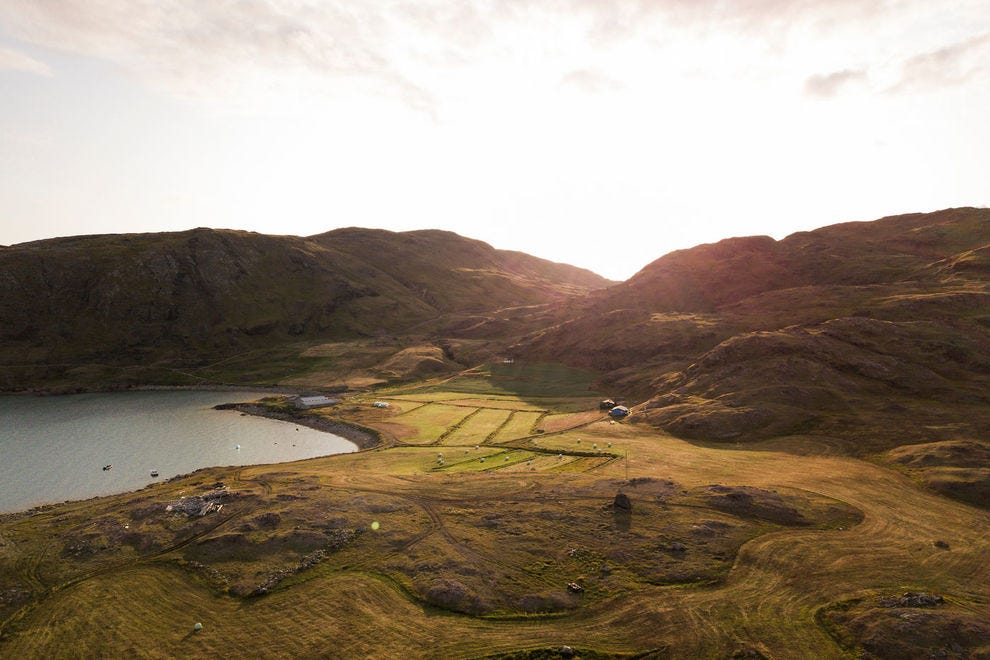 Ferme ovine Innerulaalik au coucher du soleil