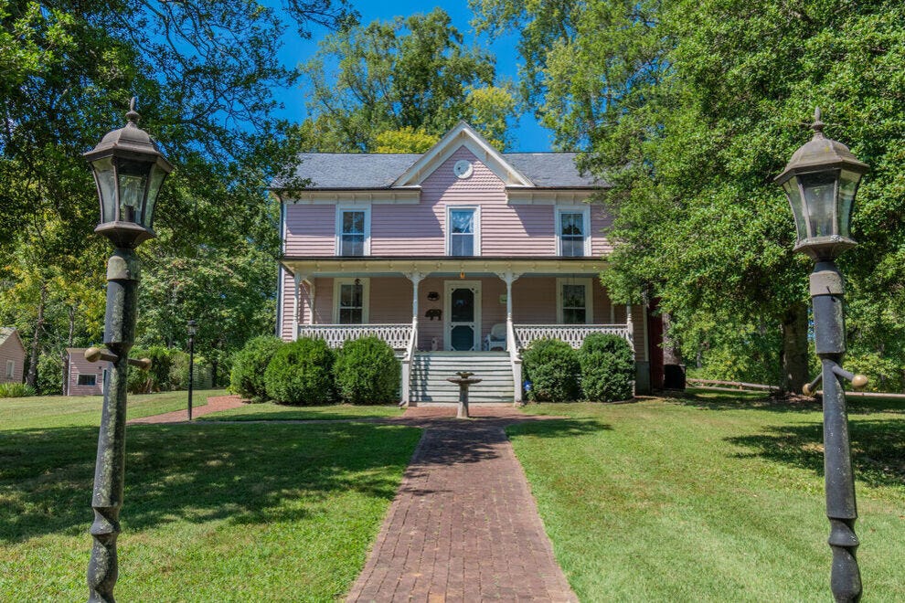 The White Pig Bed &amp; Breakfast is located in picturesque Schuyler, Virginia