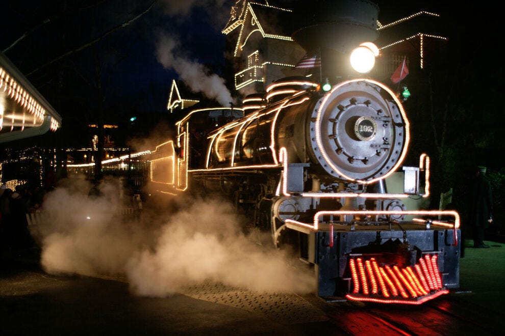 Dollywood's holiday lights are stunning