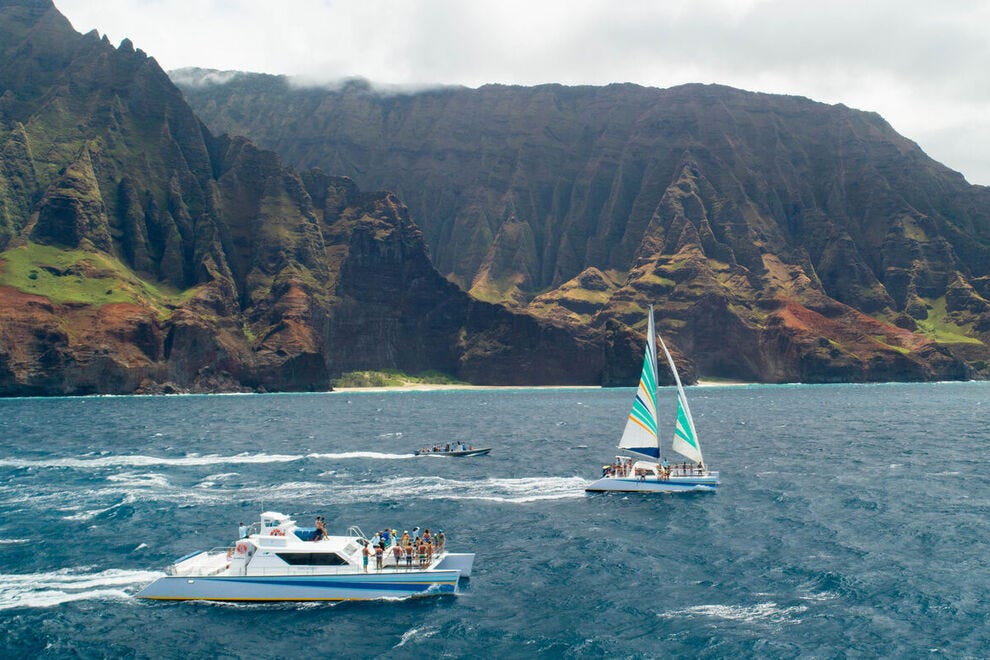 Your visit to Hawaii will be even more unforgettable with Holo Holo Charters' snorkeling sail along the Na Pali coast