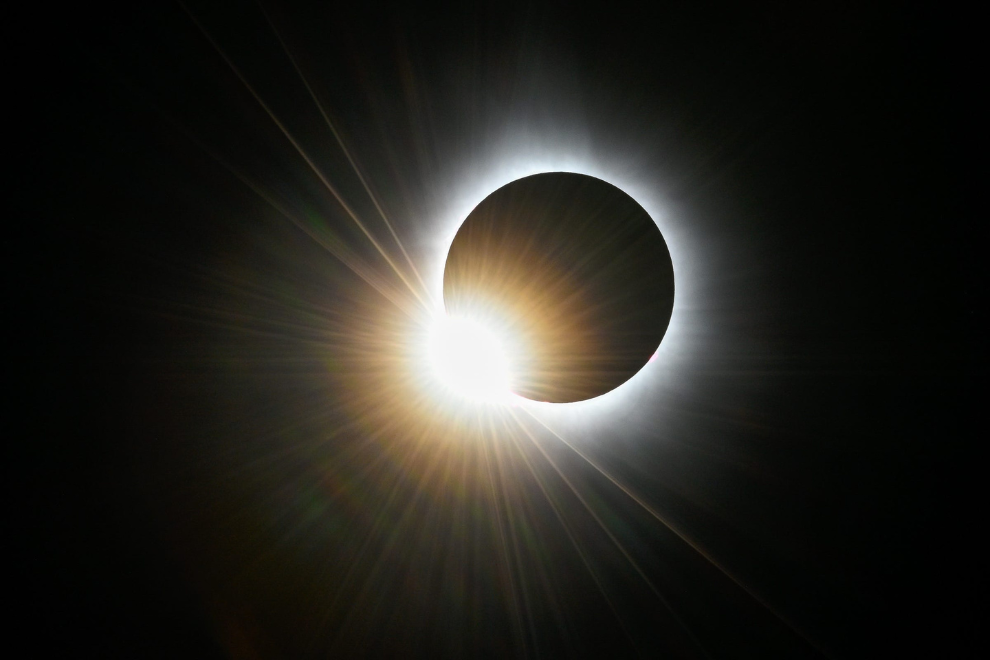 Here's how skywatchers can see August's total solar eclipse