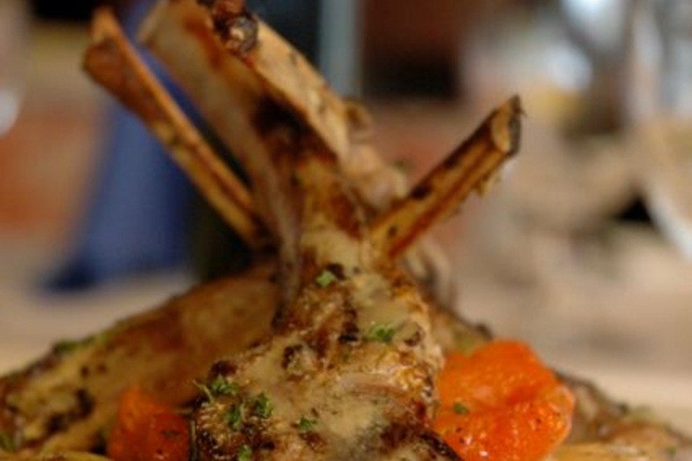 trata greek taverna