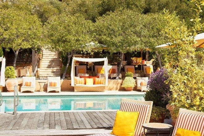 https://img1.10bestmedia.com/Images/Photos/75114/p-auberge-du-soleil-pool_55_660x440_201404192312.jpg